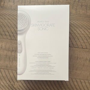 Mary Kay Skinvigorate Sonic in White